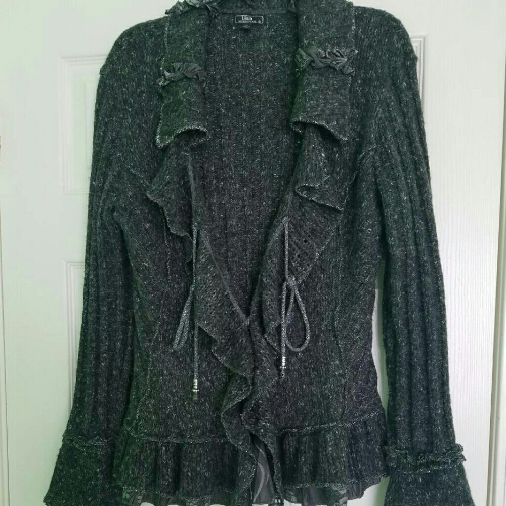 Frizzy grey and white sweatshirt with buttons